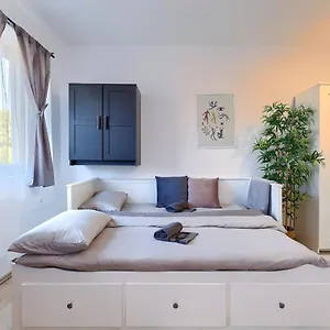 Monte Zaro Hostel